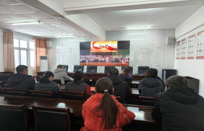 储备公司组织收看《榜样10》专题节目